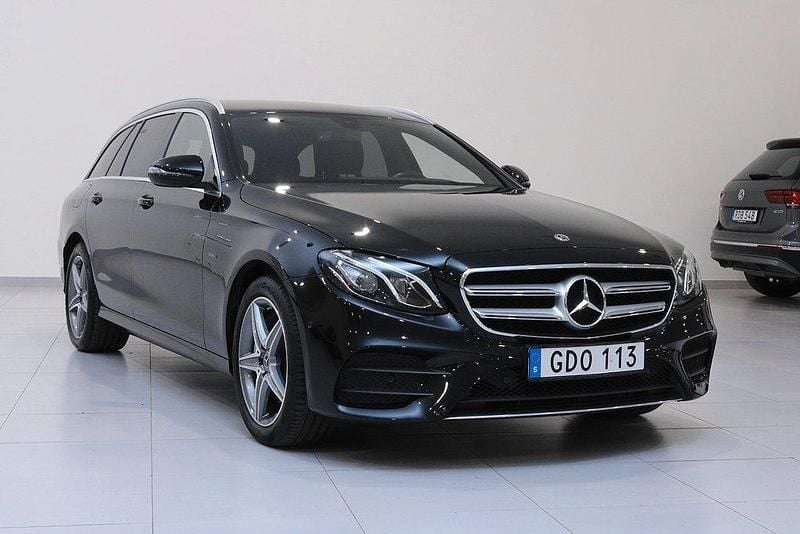 Svart Begagnad 2020 Mercedes E300 AMG line Kombi | 355 000 kr (Bra pris) - Bild 1/4