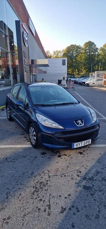 Blå Begagnad 2009 Peugeot 207 Halvkombi | 29 000 kr (Marknadspris) - Bild 1/4