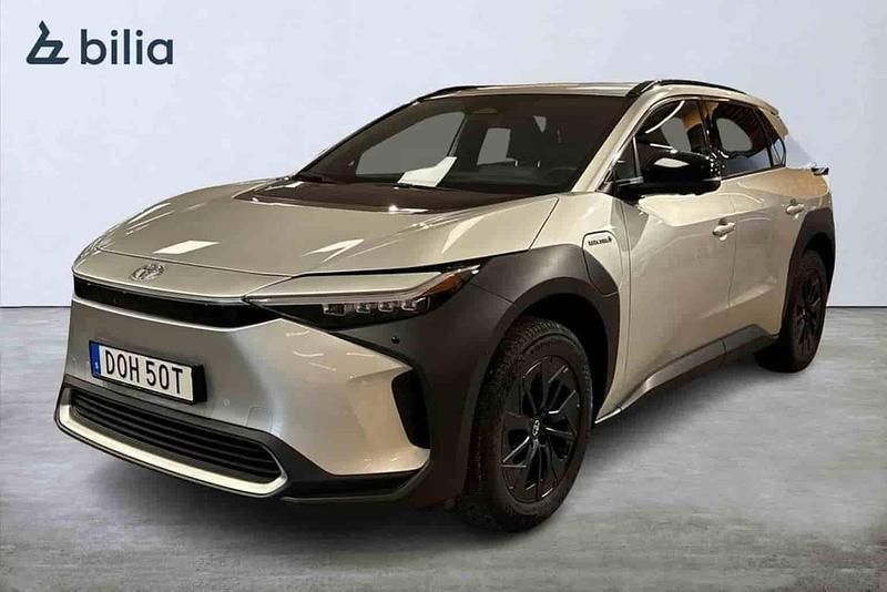 Begagnad Toyota bZ4X Executive 252 kW (343 HK) 2023 Silver SUV