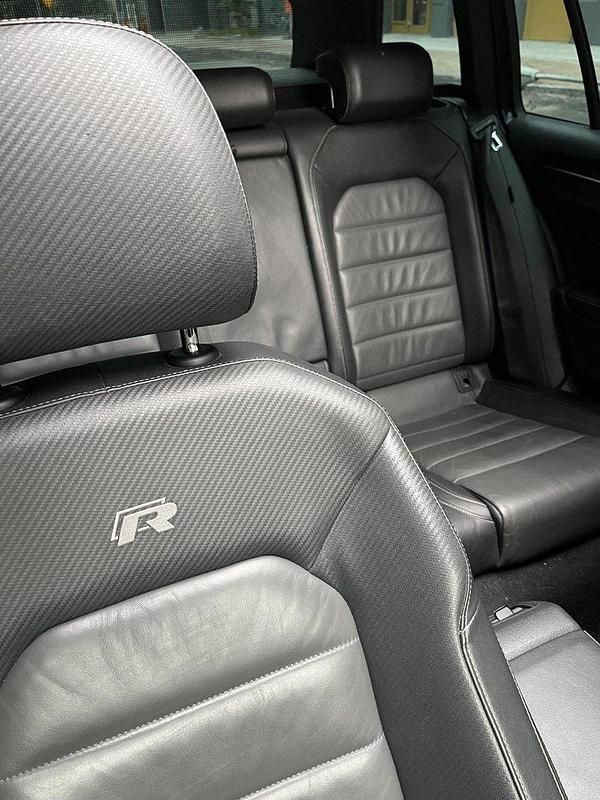 Blå Begagnad 2017 VW Golf VII R Kombi | 229 000 kr (Marknadspris) - Bild 1/3