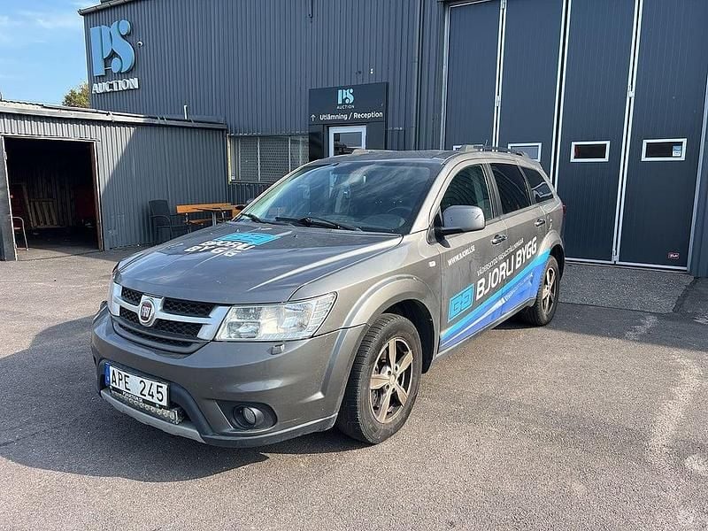 Grå Begagnad 2013 Fiat Freemont SUV | 56 000 kr - Bild 1/4