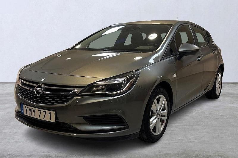 Grå Begagnad 2018 Opel Astra Enjoy Halvkombi | 124 900 kr (Marknadspris) - Bild 1/4