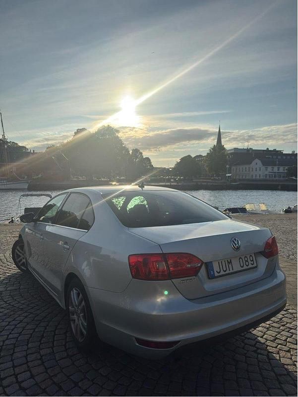 Silver Begagnad 2012 VW Jetta GT Sedan | 64 900 kr (Bra pris) - Bild 1/4