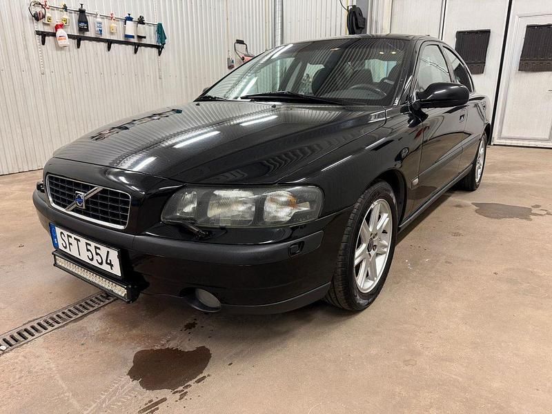 Svart Begagnad 2001 Volvo S60 Business Edition Sedan | 29 500 kr - Bild 1/4