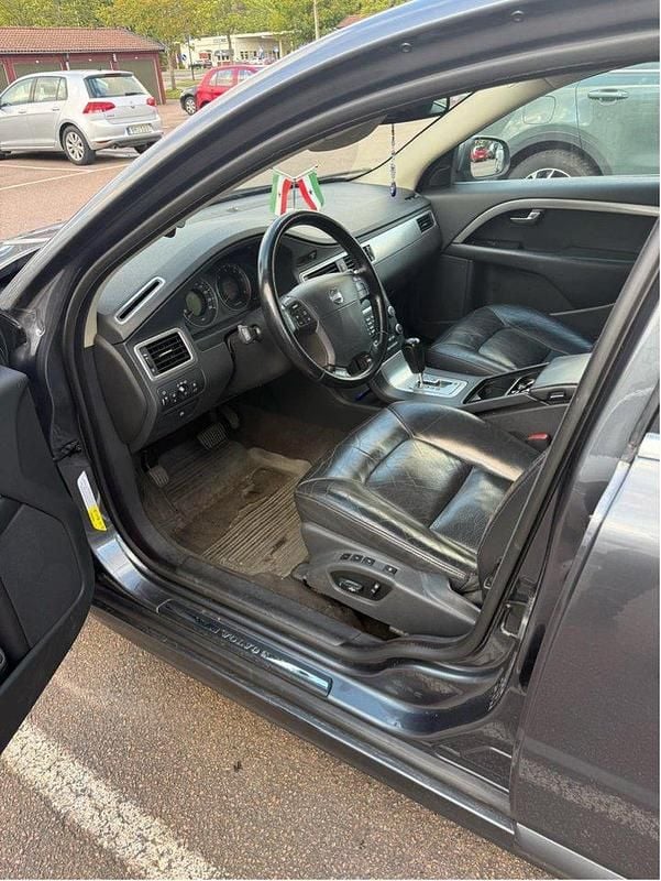 Grå Begagnad 2007 Volvo S80 Summum Sedan | 45 000 kr (Bra pris) - Bild 1/3