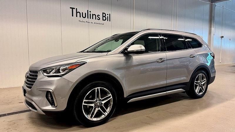 Grå Begagnad 2017 Hyundai Santa Fe SUV | 149 900 kr - Bild 1/4