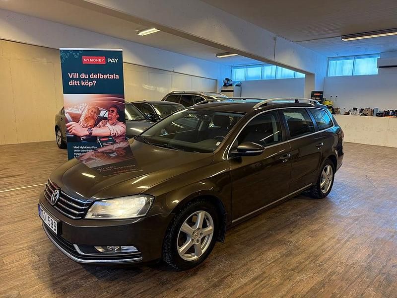 Brun Begagnad 2011 VW Passat Kombi | 74 900 kr (Marknadspris) - Bild 1/4