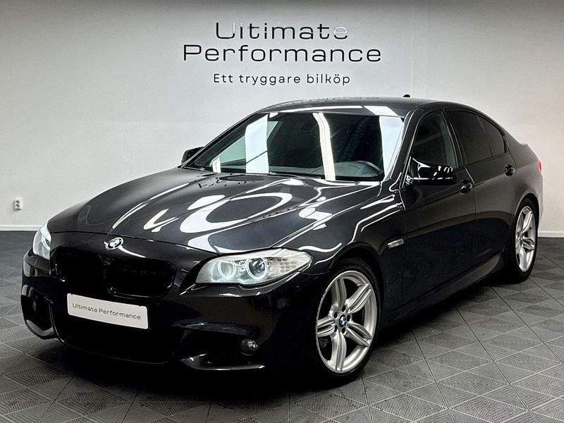 Grå Begagnad 2012 BMW 520 M Sport Sedan | 149 000 kr (Dyr) - Bild 1/4