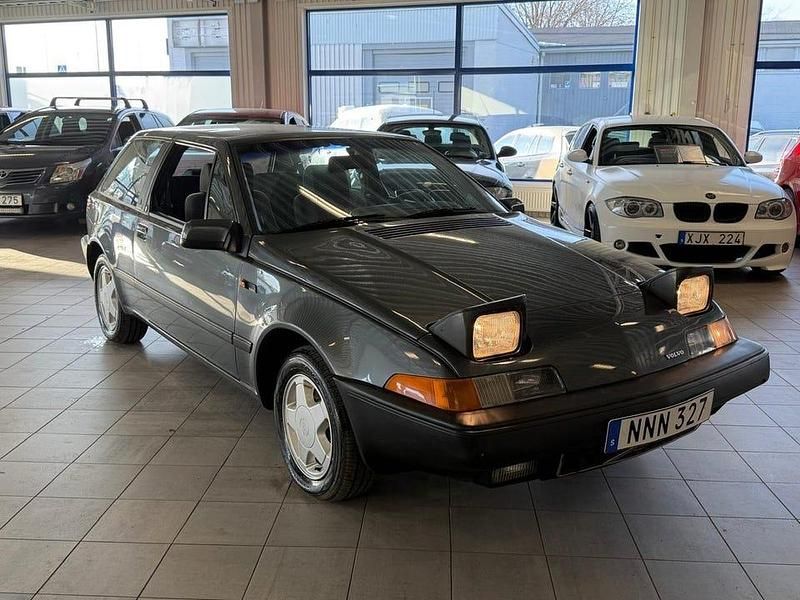 Begagnad Volvo 480 95 HK (69 kW) 1988 Grå Sportkupé