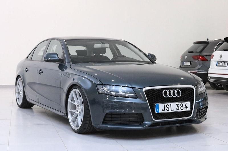 Grå Begagnad 2009 Audi A4 Sedan | 109 900 kr (Marknadspris) - Bild 1/4
