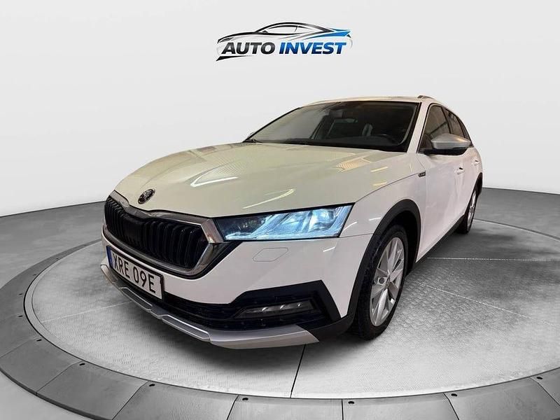 Begagnad Skoda Octavia Scout 200 HK (147 kW) 2023 Vit Kombi