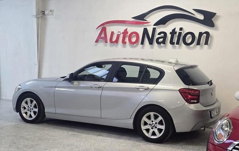 Begagnad BMW 116 116 HK (85 kW) 2012 Silver Halvkombi