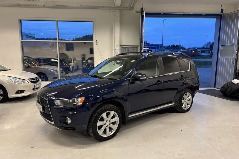 Blå Begagnad 2012 Mitsubishi Outlander SUV | 84 000 kr (Bra pris) - Bild 1/4