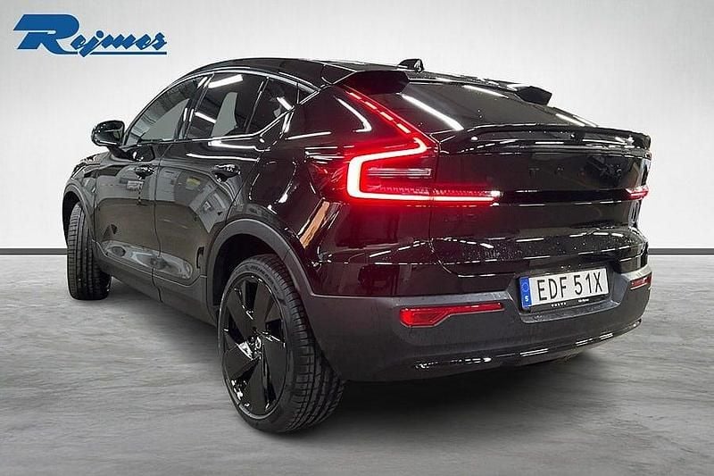 Begagnad Volvo EC40 Plus 325 kW (442 HK) 2024 Svart SUV