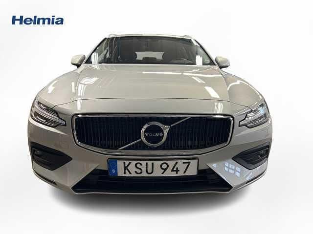 Begagnad Volvo V60 Momentum 192 HK (141 kW) 2019 Vit Kombi