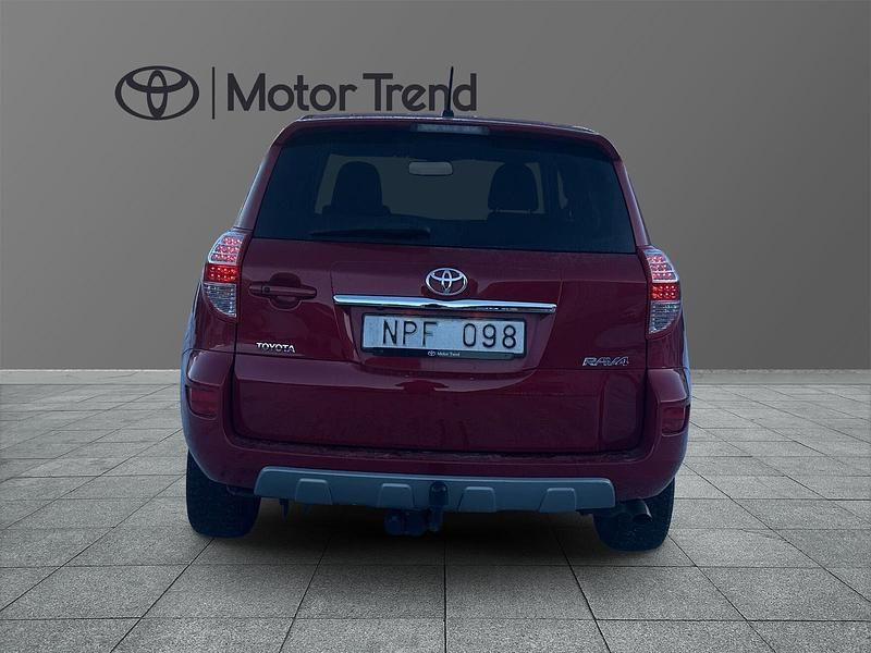 Begagnad Toyota RAV4 151 HK (111 kW) 2012 Röd SUV
