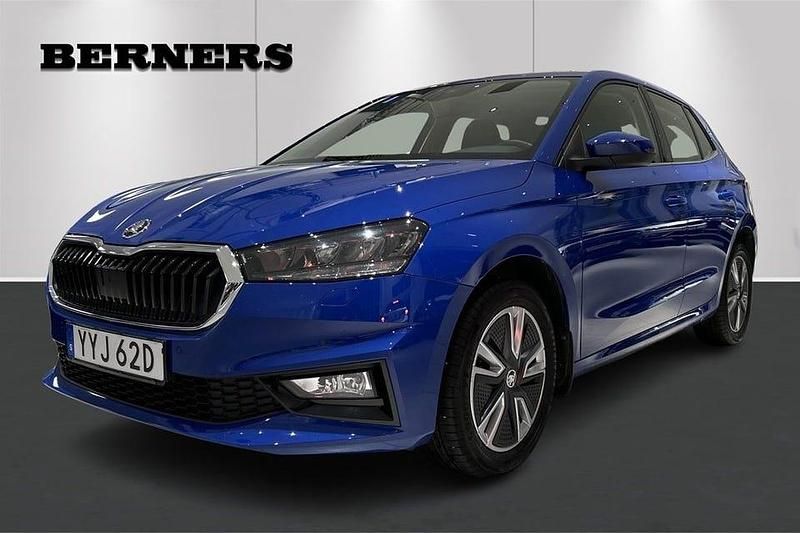 Blå Begagnad 2022 Skoda Fabia Style Halvkombi | 194 900 kr (Marknadspris) - Bild 1/4