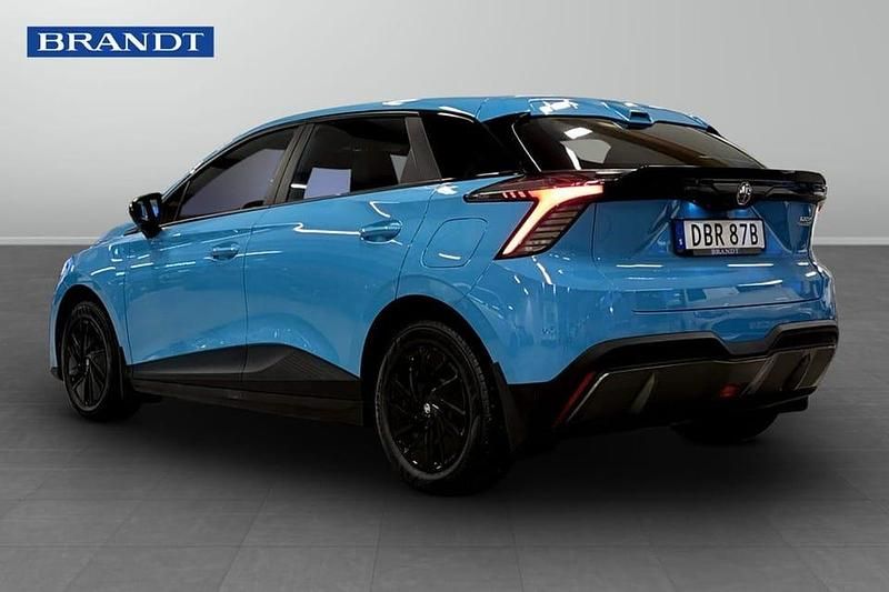 Begagnad MG MG4 EV 125 kW (171 HK) 2023 Blå Halvkombi