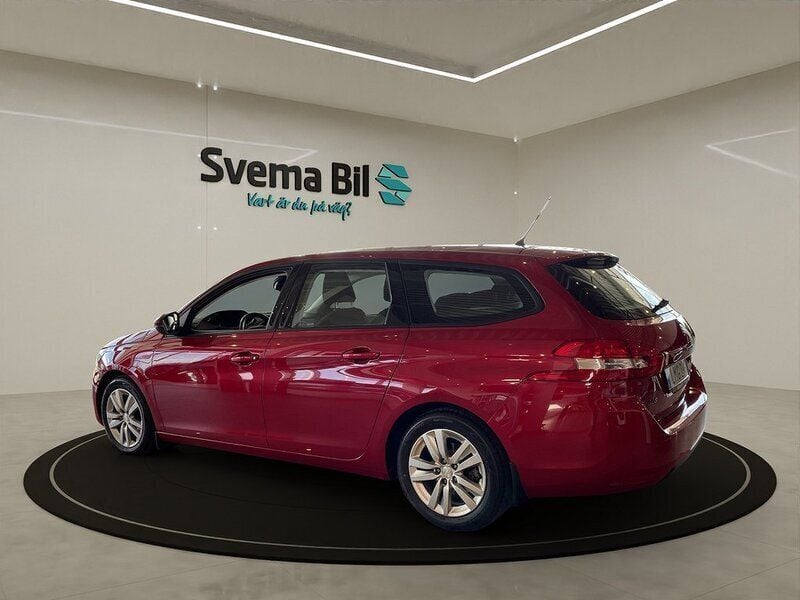 Begagnad Peugeot 308 Active 111 HK (81 kW) 2016 Ultimate red metallic Kombi
