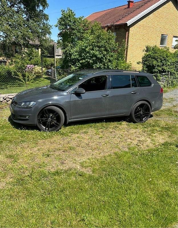 Grå Begagnad 2014 VW Golf VII Kombi | 69 000 kr (Lite dyr) - Bild 1/1