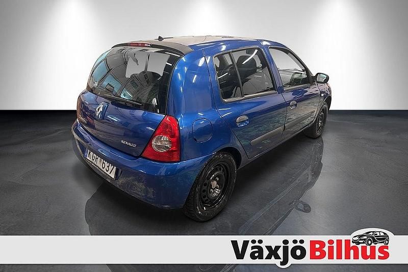 Begagnad Renault Clio II 75 HK (55 kW) 2007 Blå Halvkombi