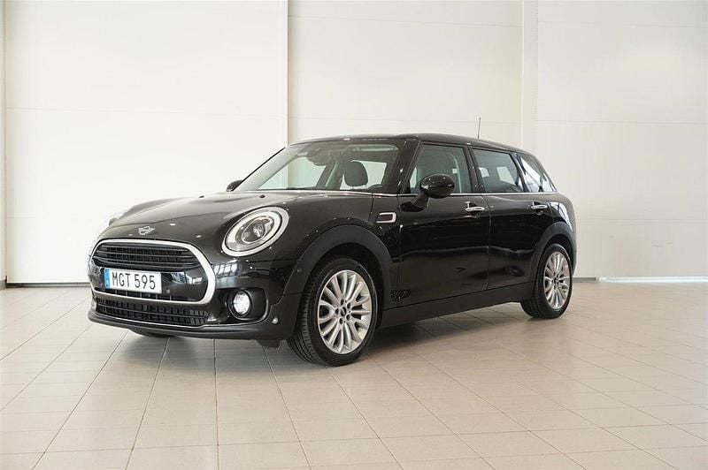 Svart Begagnad 2018 Mini Cooper Clubman Kombi | 159 800 kr (Marknadspris) - Bild 1/4