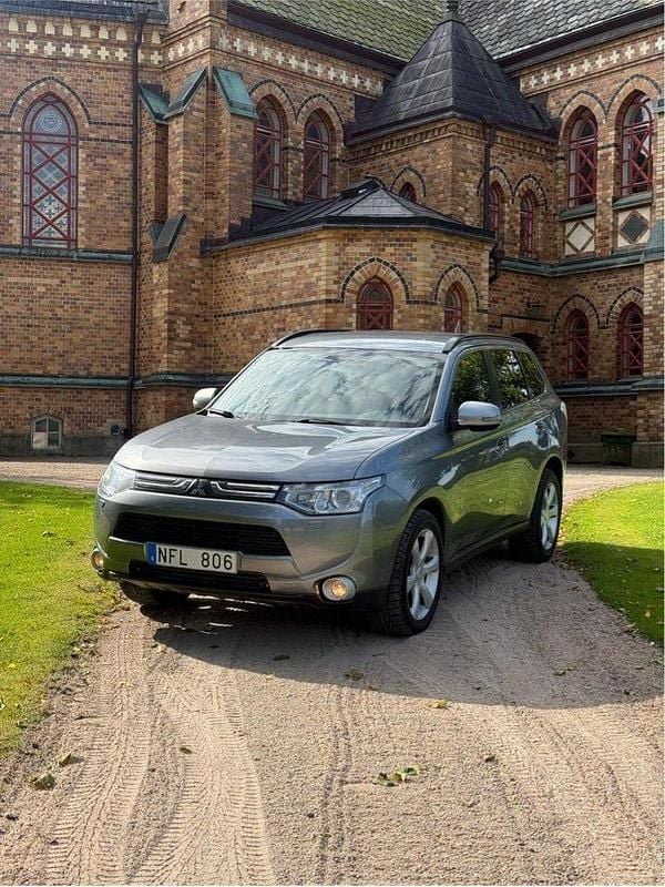 Begagnad 2013 Mitsubishi Outlander SUV | 92 000 kr (Marknadspris) - Bild 1/4