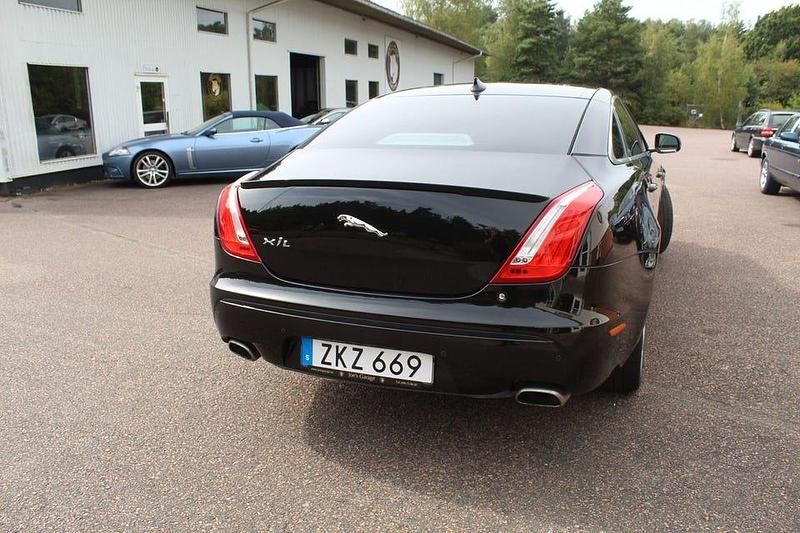 Begagnad Jaguar XJ S 340 HK (250 kW) 2013 Svart Sedan