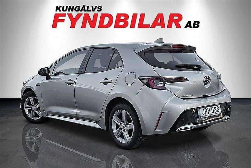 Begagnad Toyota Corolla Hybrid Style 184 HK (135 kW) 2019 Silver Halvkombi