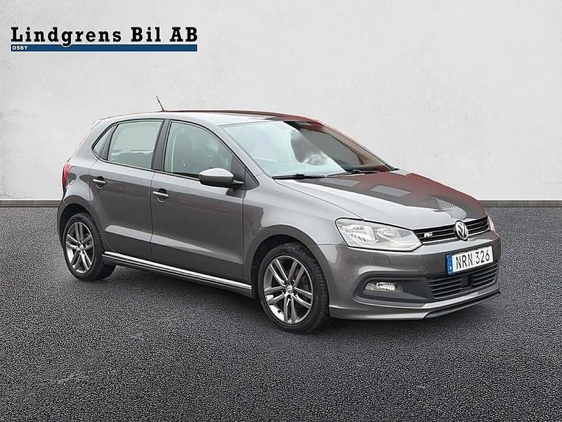 Grå Begagnad 2017 VW Polo R-line Halvkombi | 99 900 kr (Marknadspris) - Bild 1/4
