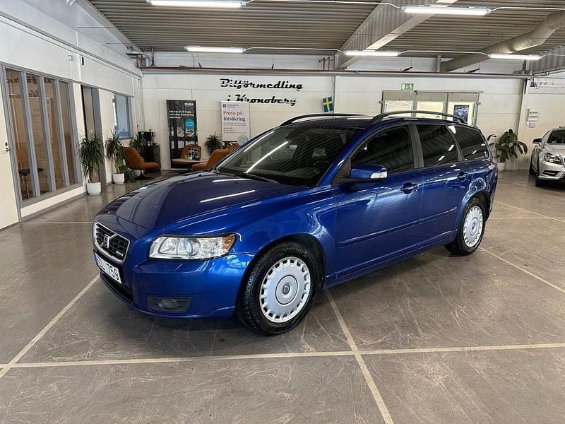 Blå Begagnad 2008 Volvo V50 Momentum Kombi | 54 900 kr (Lite dyr) - Bild 1/4