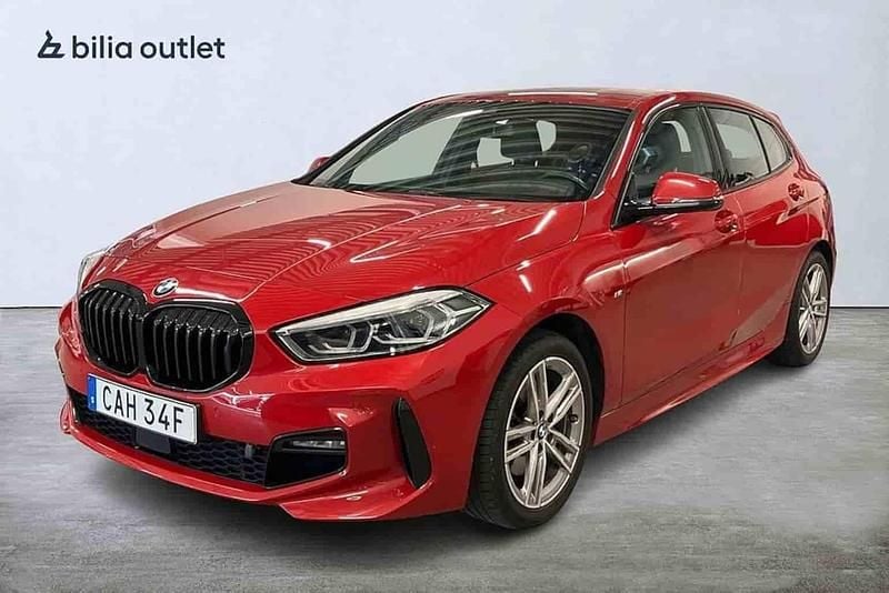 Begagnad BMW 118 M Sport 136 HK (100 kW) 2022 Röd Halvkombi