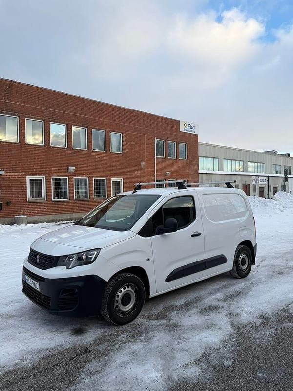 Begagnad Peugeot Partner 76 HK (55 kW) 2020 Vit Minibuss