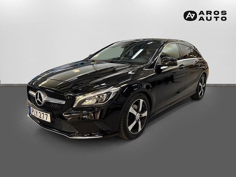 Svart (night black) Begagnad 2017 Mercedes CLA220 Shooting Brake Kombi | 189 000 kr (Marknadspris) - Bild 1/4