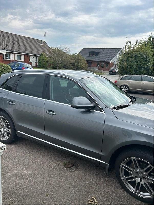 Grå Begagnad 2014 Audi Q5 Design SUV | 110 000 kr (Superpris) - Bild 1/4