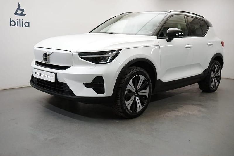 Begagnad Volvo XC40 Single Motor 185 kW (252 HK) 2023 Vit SUV