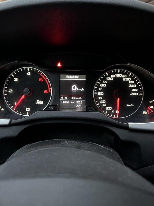 Grå Begagnad 2012 Audi A4 Kombi | 115 000 kr (Lite dyr) - Bild 1/4