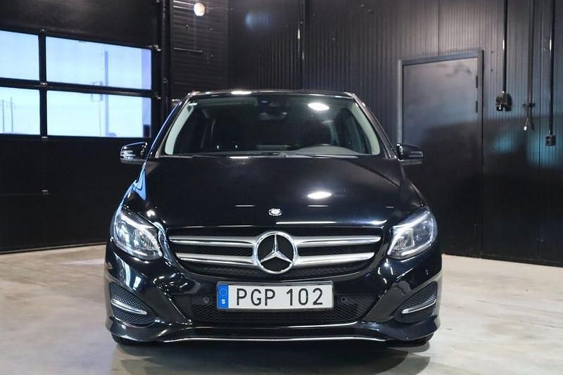 Begagnad Mercedes B180 Edition 109 HK (80 kW) 2017 Svart Minibuss
