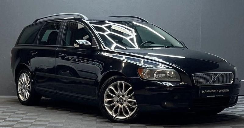 Begagnad Volvo V50 170 HK (125 kW) 2005 Svart Kombi