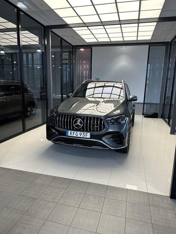 Grå Begagnad 2023 Mercedes GLE53 AMG AMG SUV | 950 000 kr (Bra pris) - Bild 1/4