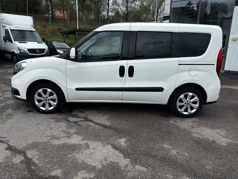 Vit Begagnad 2016 Fiat Doblò Minibuss | 86 000 kr - Bild 1/1