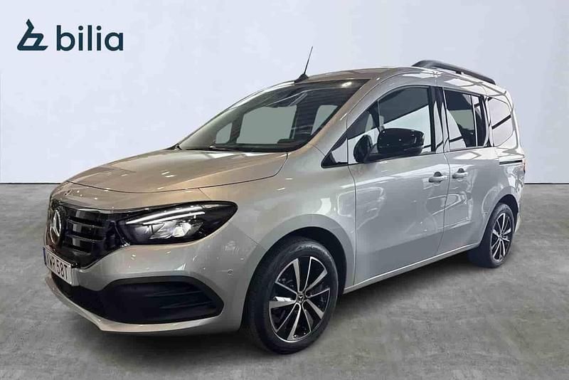 Silver Begagnad 2023 Mercedes EQT200 Minibuss | 355 000 kr - Bild 1/1