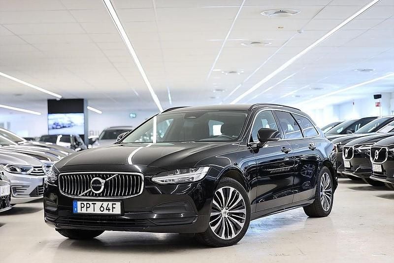 Begagnad Volvo V90 Momentum 198 HK (145 kW) 2021 Svart Kombi