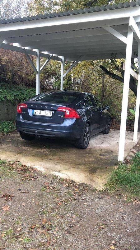 Blå Begagnad 2012 Volvo S60 Momentum Sedan | 117 000 kr (Marknadspris) - Bild 1/4