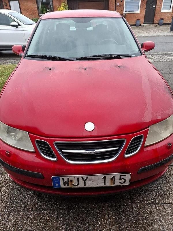 Röd Begagnad 2005 Saab 9-3 Linear Sedan | 5 500 kr (Superpris) - Bild 1/1