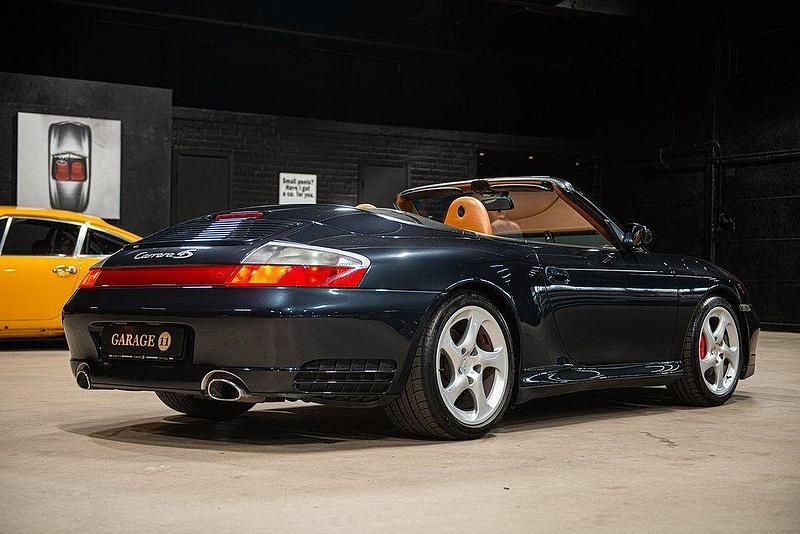 Begagnad Porsche 911 Carrera 4S Cabriolet 320 HK (235 kW) 2004 Cab