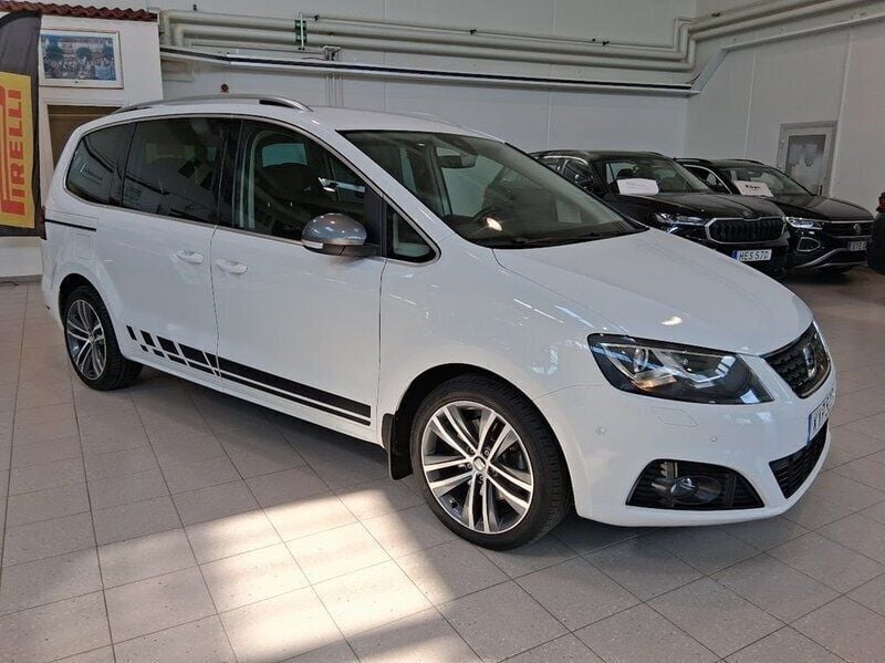 Vit Begagnad 2021 Seat Alhambra FR-Line Minibuss | 339 000 kr (Dyr) - Bild 1/4