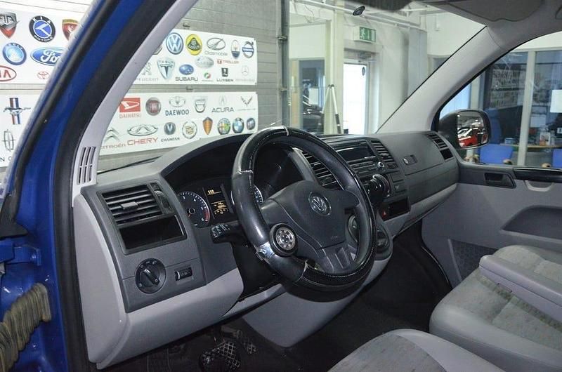 Begagnad VW Transporter 140 HK (102 kW) 2013 Mörkblå Van