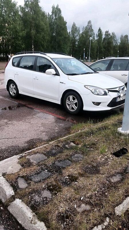 Vit Begagnad 2011 Hyundai i30 Kombi | 59 000 kr (Marknadspris) - Bild 1/2