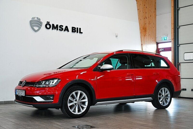 Röd Begagnad 2016 VW Golf Alltrack Kombi | 189 800 kr (Marknadspris) - Bild 1/4